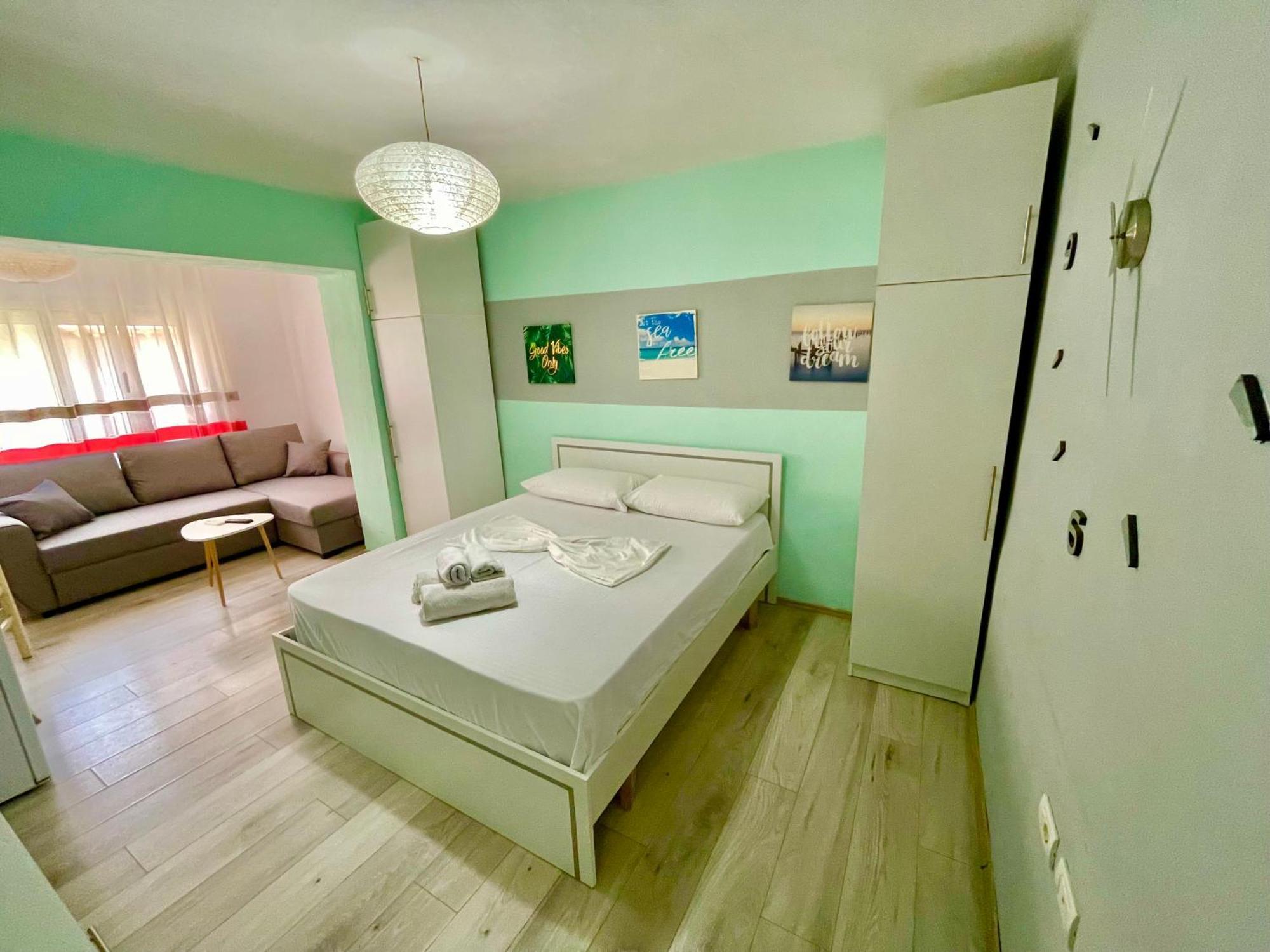 Superb Studio Apartment Near To The City Center Tirana Kültér fotó