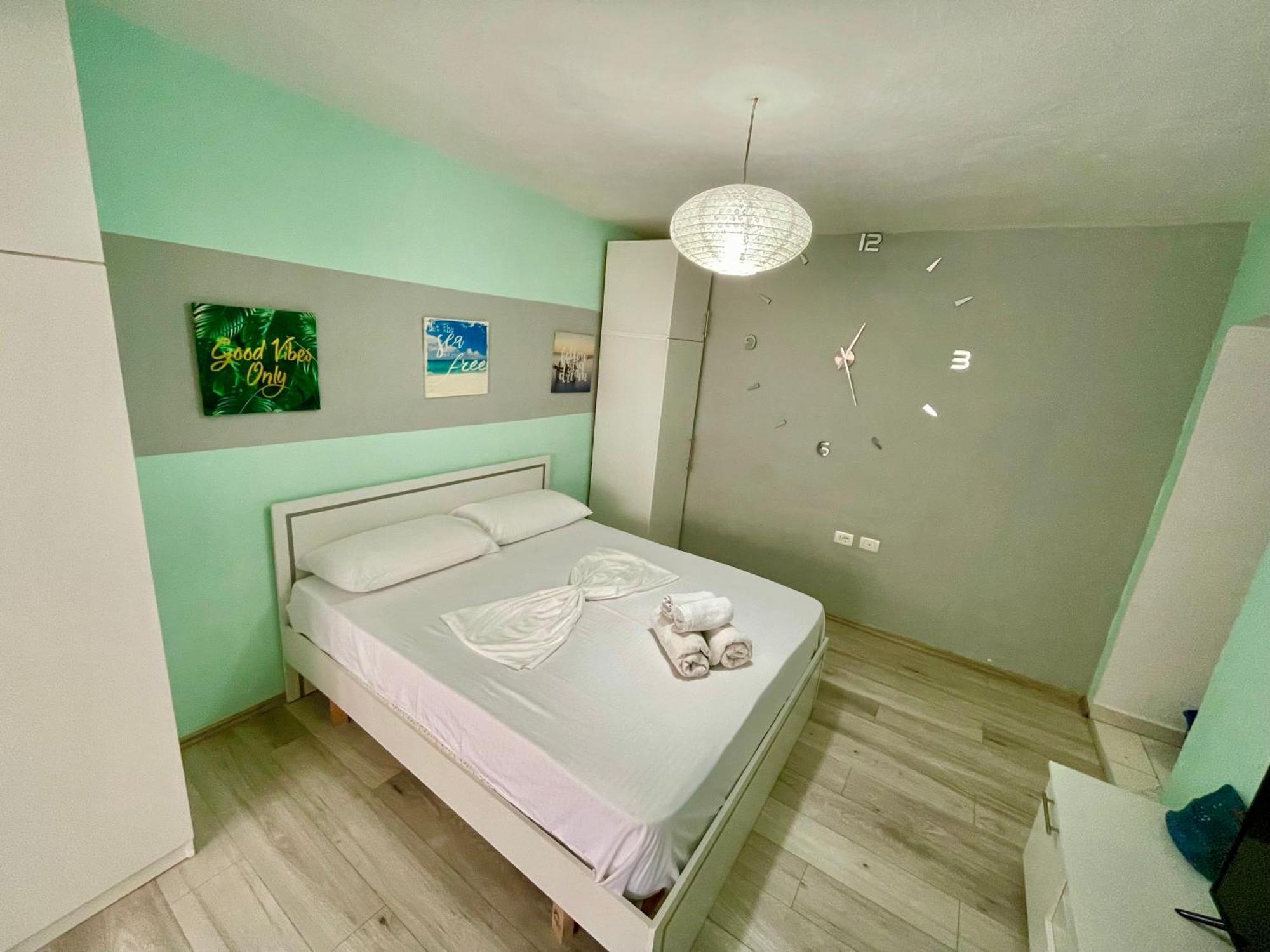 Superb Studio Apartment Near To The City Center Tirana Kültér fotó