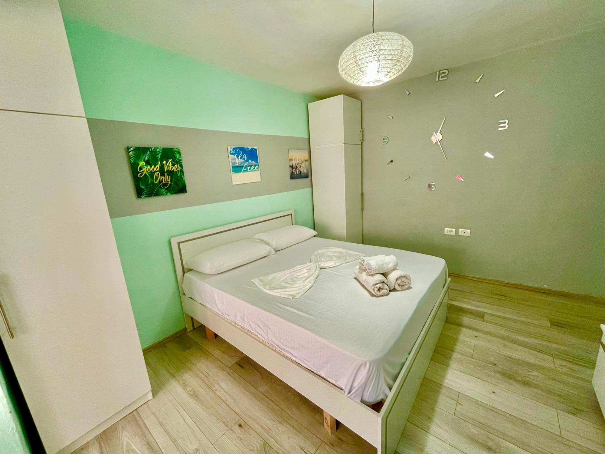 Superb Studio Apartment Near To The City Center Tirana Kültér fotó
