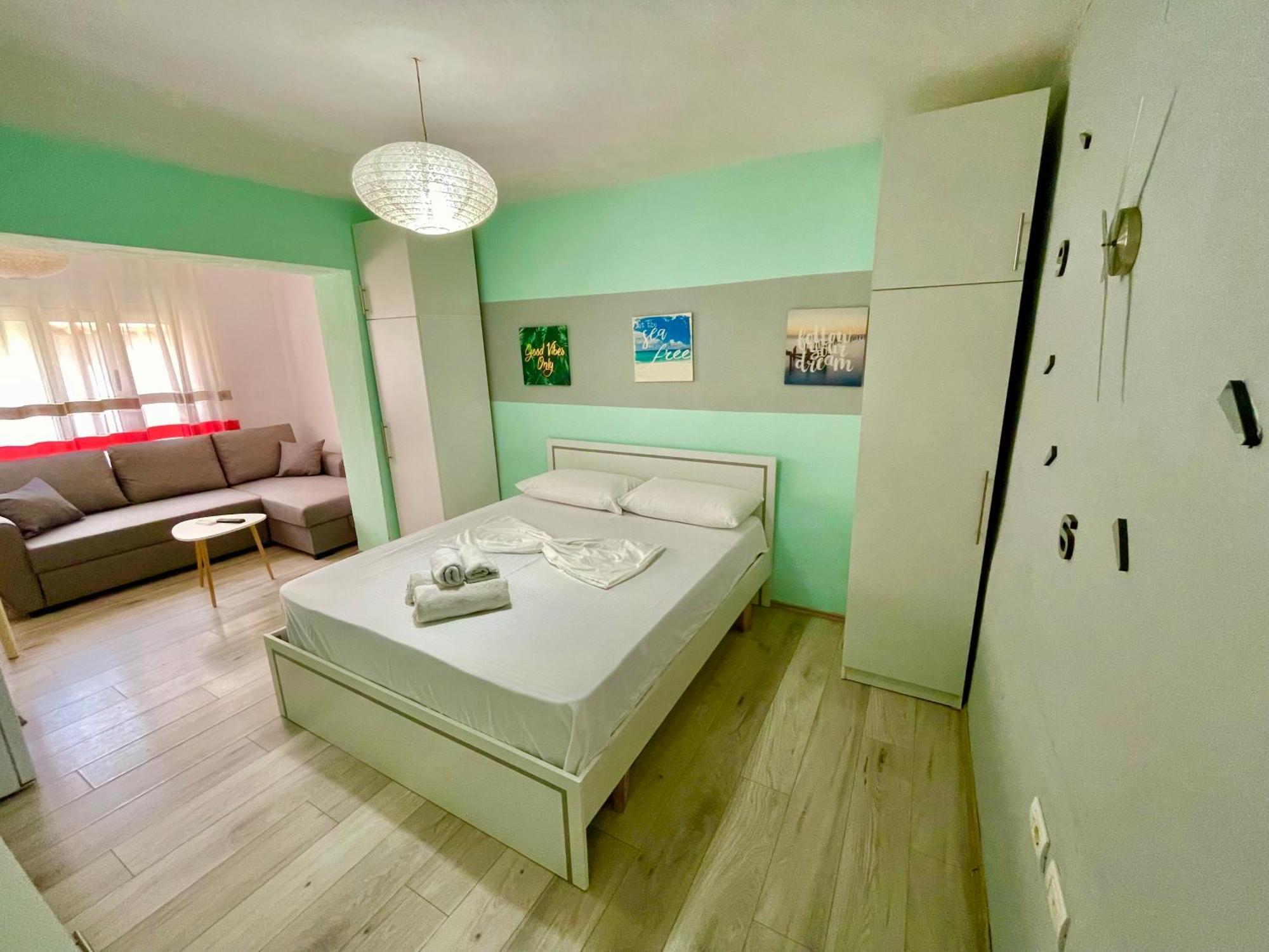 Superb Studio Apartment Near To The City Center Tirana Kültér fotó