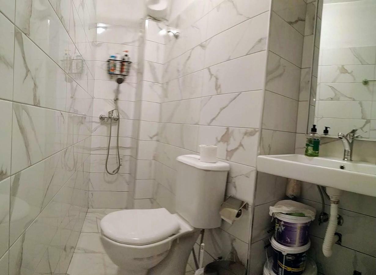 Superb Studio Apartment Near To The City Center Tirana Kültér fotó